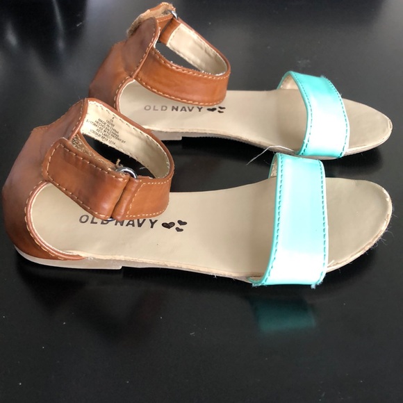 Size 8 Old Navy Sandal - Picture 2 of 6